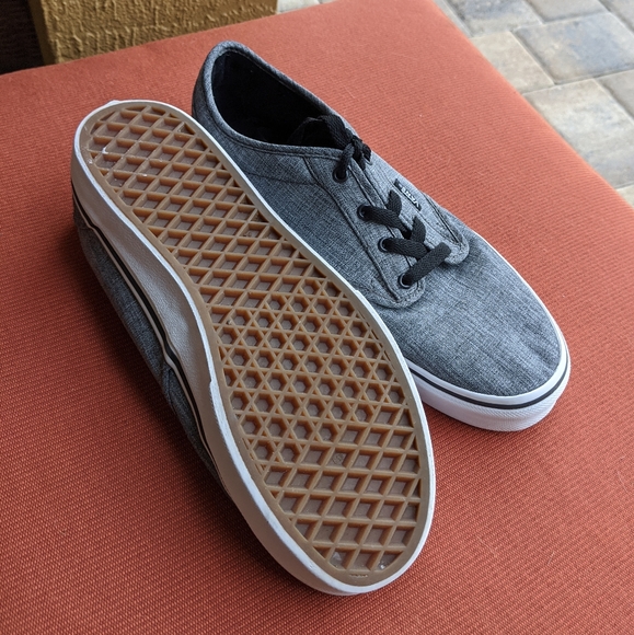 Vans (youth size 6) - Picture 2 of 4